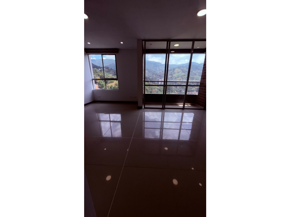 APARTAMENTO PARA RENTA ENVIGADO SECTOR CAMINO VERDE PARTE ALTA — foto 2