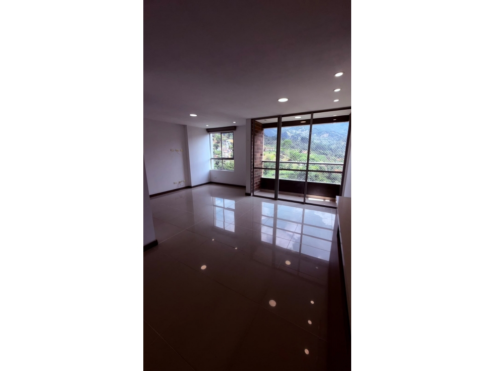 APARTAMENTO PARA RENTA ENVIGADO SECTOR CAMINO VERDE PARTE ALTA — foto 3