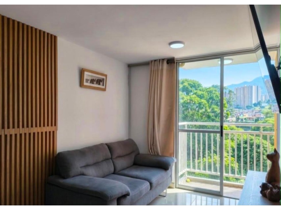 C(2) VENTA APARTAMENTO EN MEDELLIN SECTOR SAN ANTONIO, ACABADOS TOP! — foto 2
