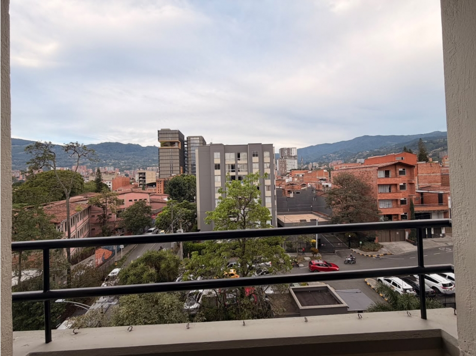 VENTA APARTAMENTO EN ENVIGADO SECTOR ALCALÁ CERCA AL PARQUE — foto 2