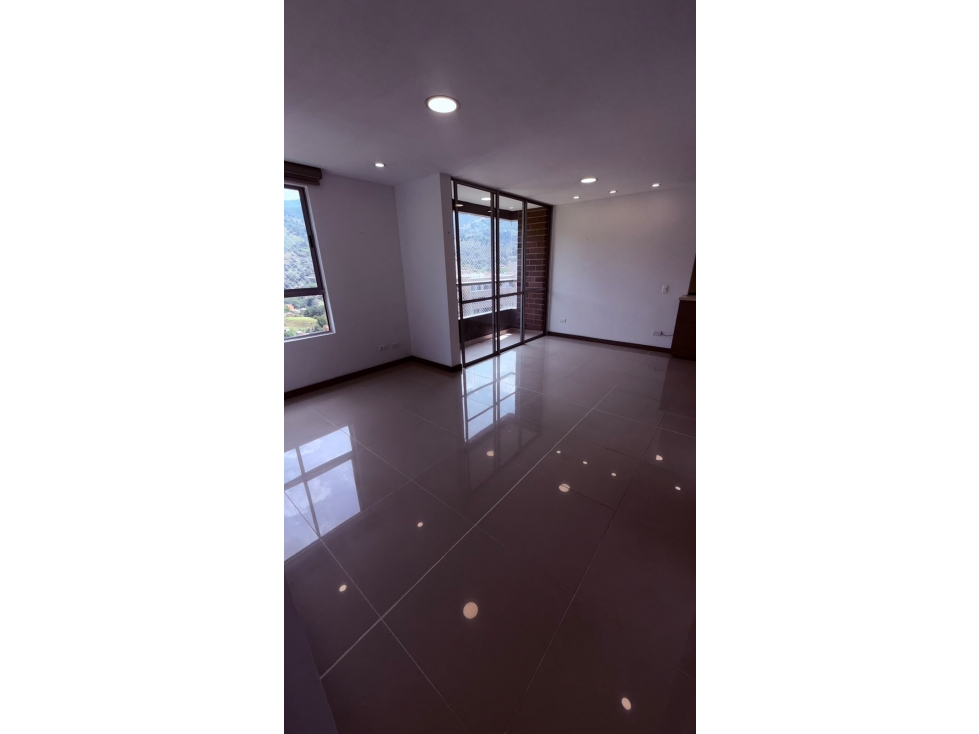 APARTAMENTO PARA RENTA ENVIGADO SECTOR CAMINO VERDE PARTE ALTA — foto 4