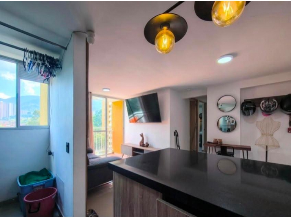 C(2) VENTA APARTAMENTO EN MEDELLIN SECTOR SAN ANTONIO, ACABADOS TOP! — foto 4