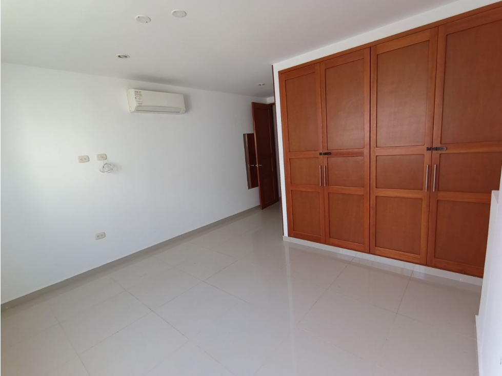 EDIFICIO PLAZA 16 RIASCOS — foto 2
