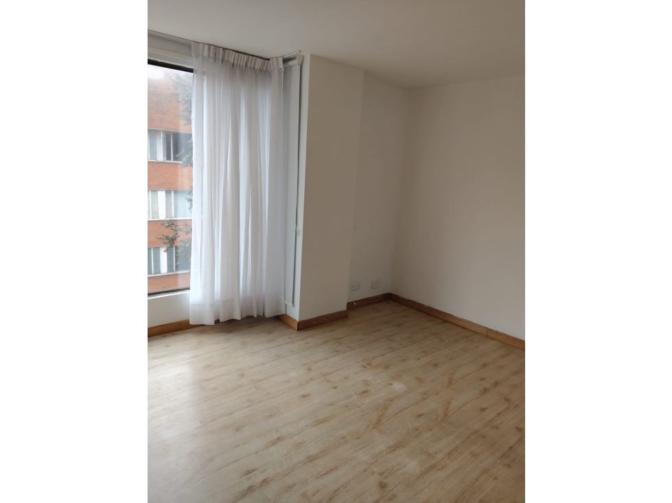 Apartamento en Arriendo en Santa Bárbara, Bogotá - 4