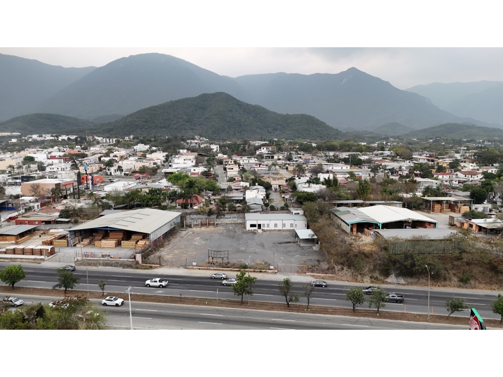 Terreno Comercial en Renta - Carretera Nacional - Santiago - 5