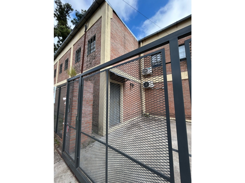 Impecable Galpón en venta zona industrial de Ituzaingó Norte - 3