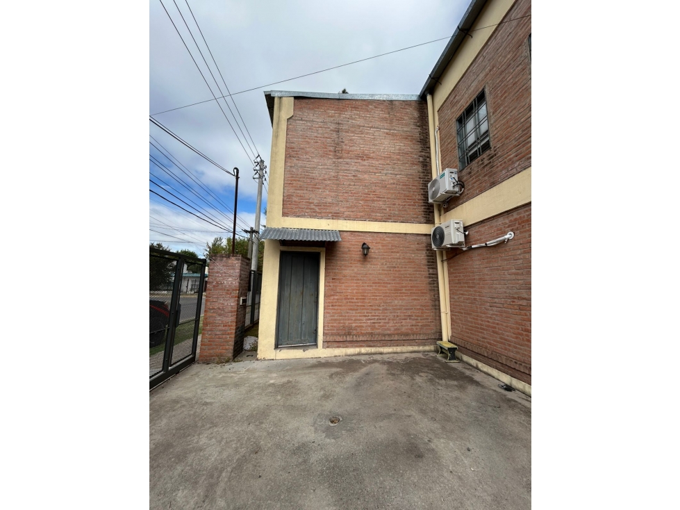 Impecable Galpón en venta zona industrial de Ituzaingó Norte - 4