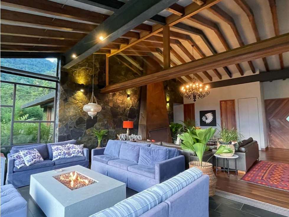 Hermosa Casa Campestre en Medio de La Naturaleza