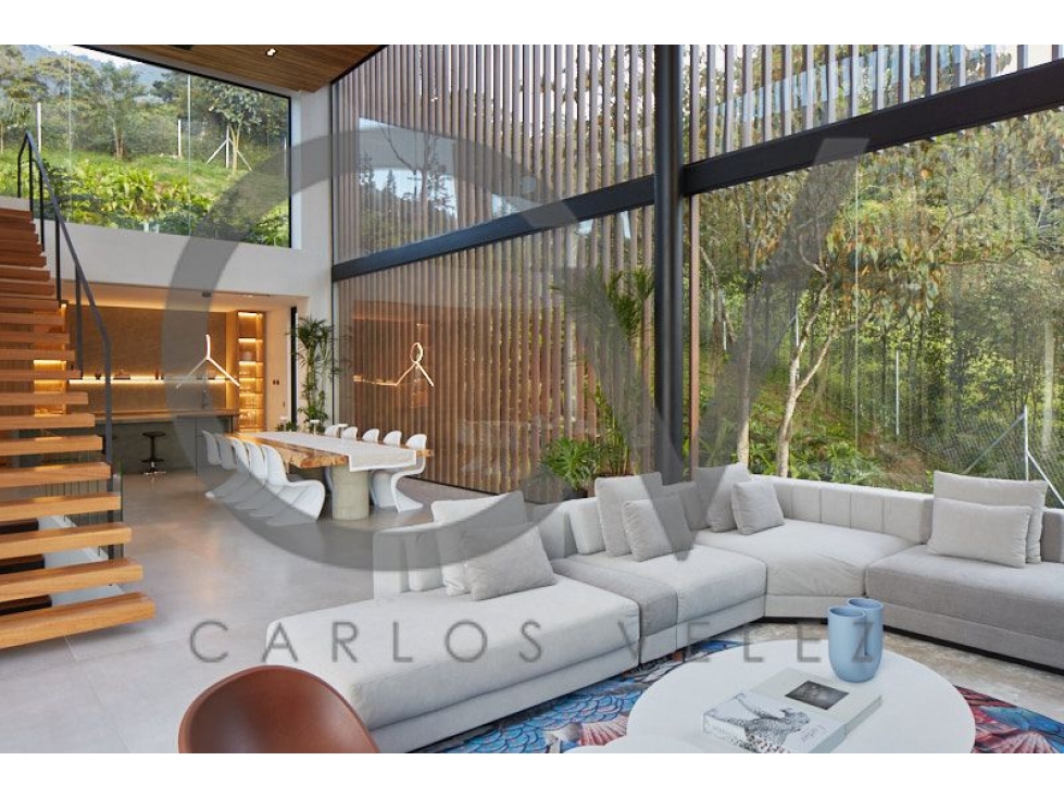 Lujosa Casa de Diseñador en Medellin