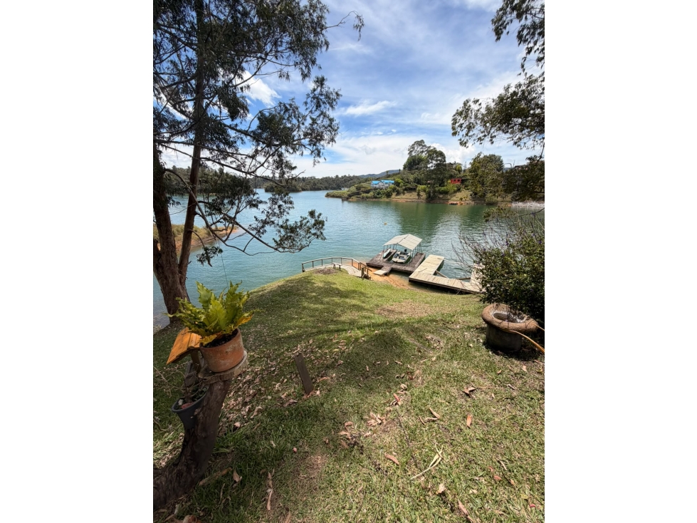 Lote con casa junto a la Piedra del Peñol y salida al embalse — foto 2