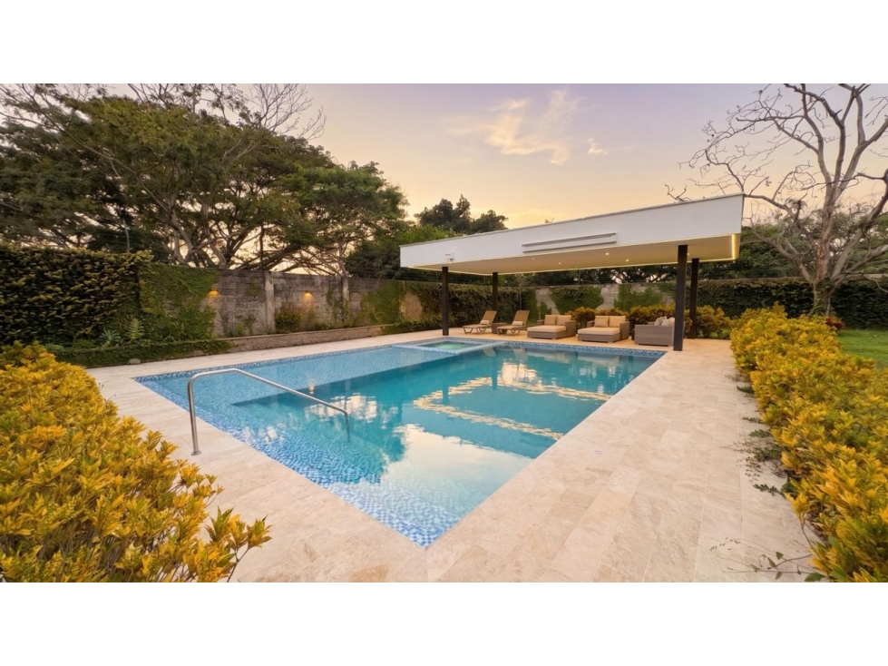 Hermosa Casa en Venta en Pance