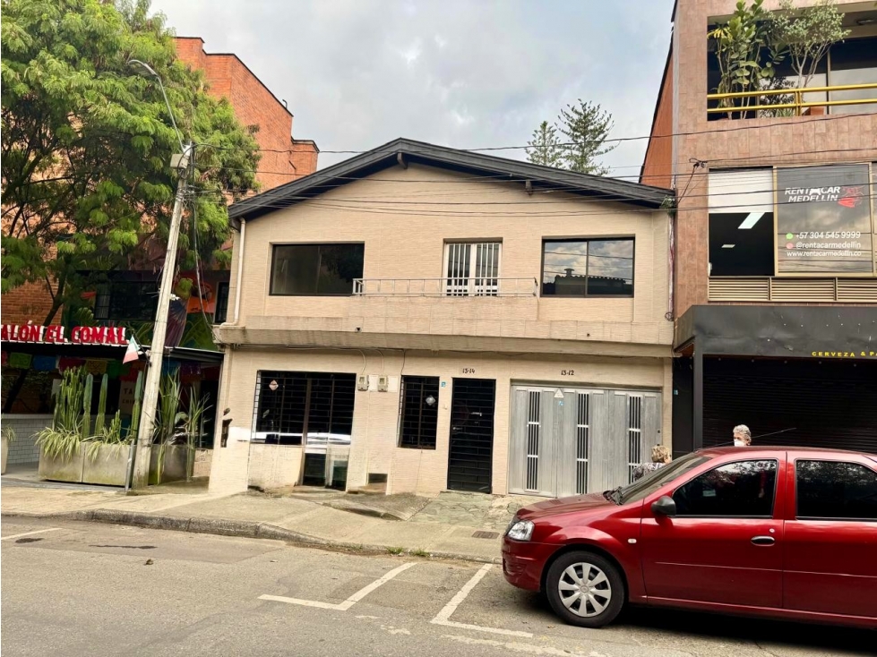 VENTA CASA-LOTE IDEAL PARA INVERSIONISTAS O CONSTRUCTORES. MANILA