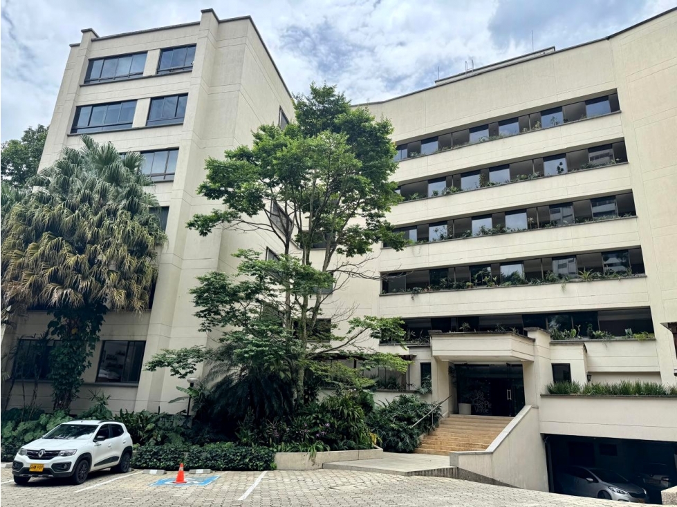 VENTA APARTAMENTO PARA REMODELAR, 477 METROS. EL POBLADO, MEDELLÍN
