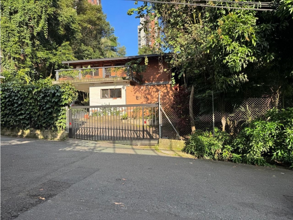 VENTA O ARRIENDO DE CASA LOTE EN LALINDE MEDELLIN