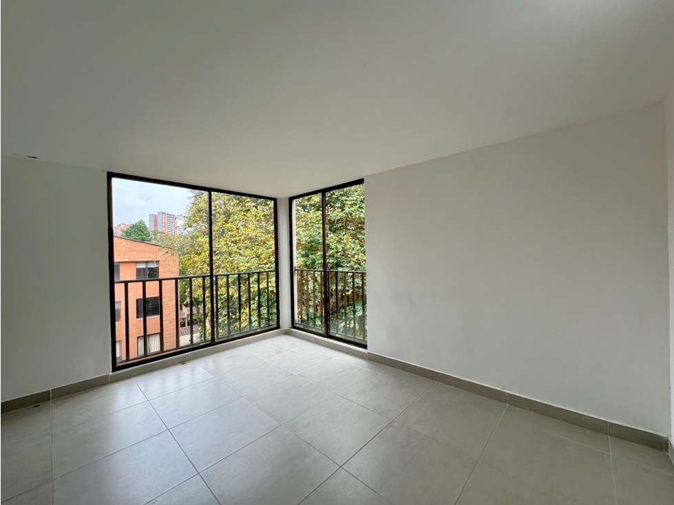 Venta apartamento Loma Las Brujas, Envigado. Vista verde, tranquilidad — foto 2