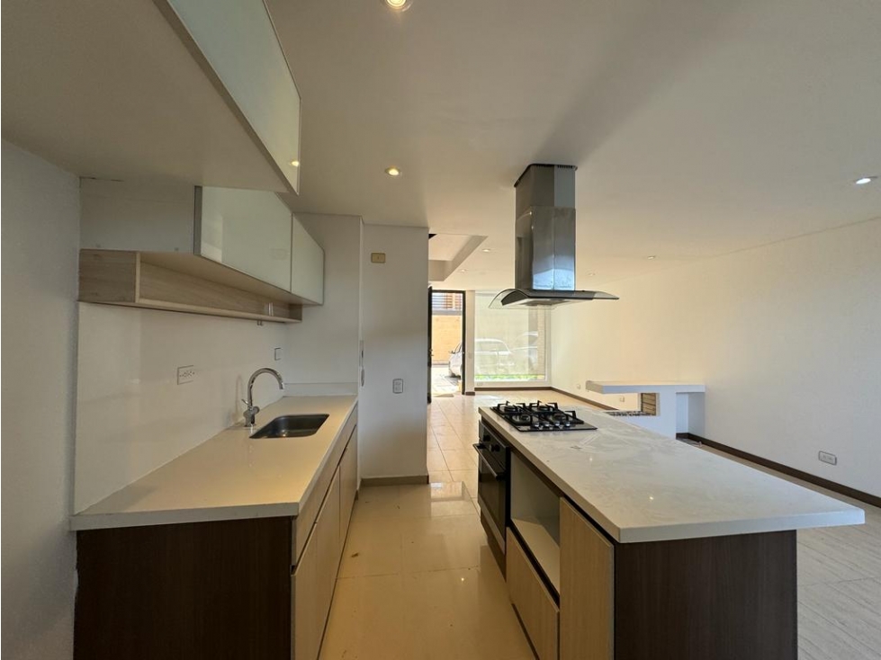 Hermosa Casa en Venta y Arriendo Condominio Club House, Cajicá. — foto 3