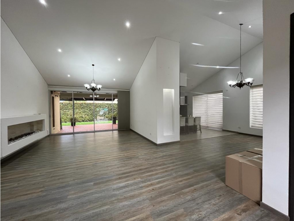 Hermosa Casa en Venta, Condominio Campestre, El Molino Cajicá