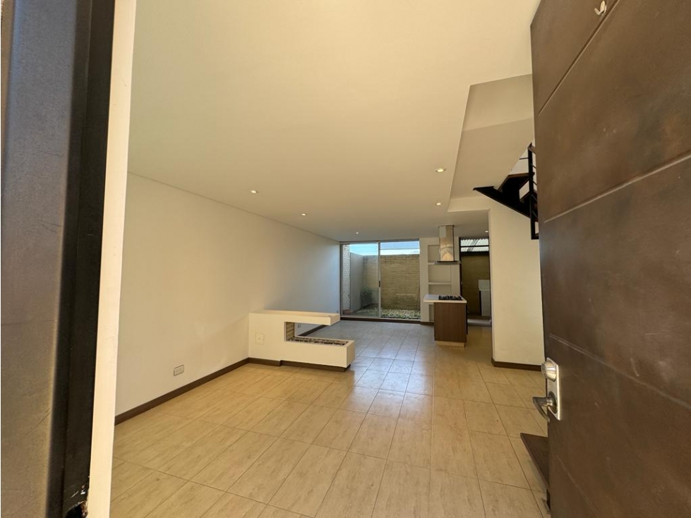 Hermosa Casa en Venta y Arriendo Condominio Club House, Cajicá. — foto 2