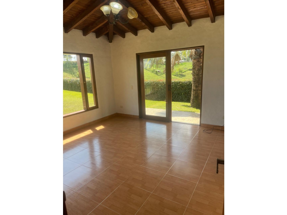 CASA CAMPESTRE EN RIONEGRO ( VEREDA LOS PINOS) / LOTE DE 5.000 M2/