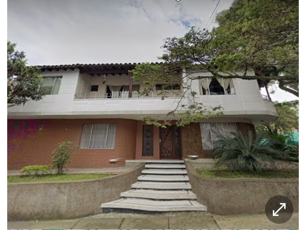 VENDO CASA UNIFAMILIAR ESQUINERA EN SIMON BOLIVAR/ POTENCIAL RENTAS
