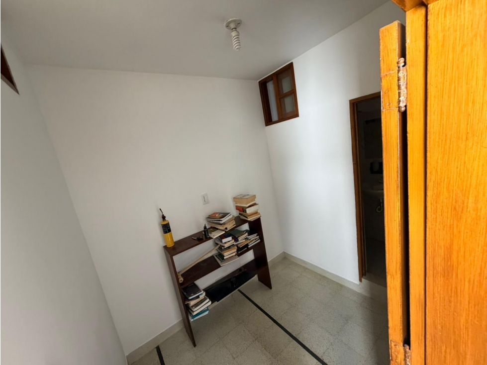 VENDO CASA AMPLIA EN P.H. 2° Y 3° PISO, LOCAL O GARAJE EN 1°/ ESTADIO — foto 6