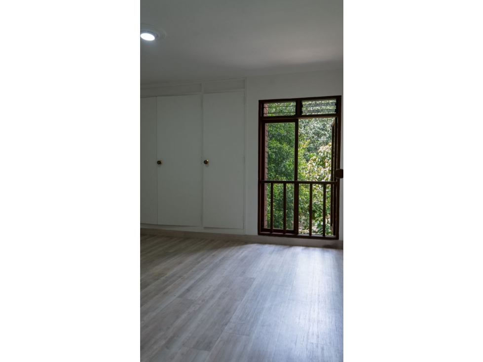 VENDO APARTAMENTO AMPLIO EN CASTROPOL — foto 5