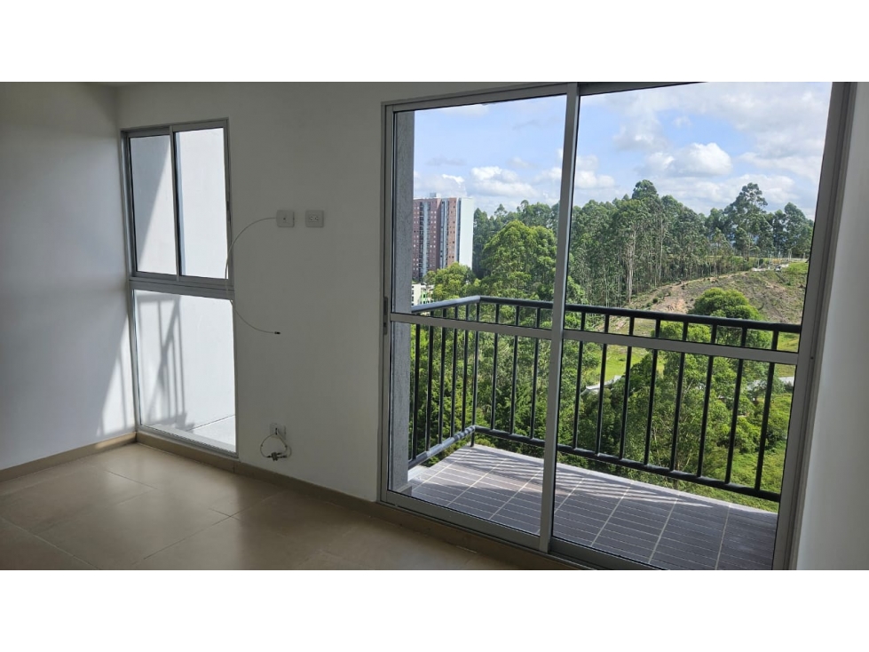 Vendo apartamento en Rionegro/ Milla Fontibón/ 3 hab/ vista abierta — foto 2