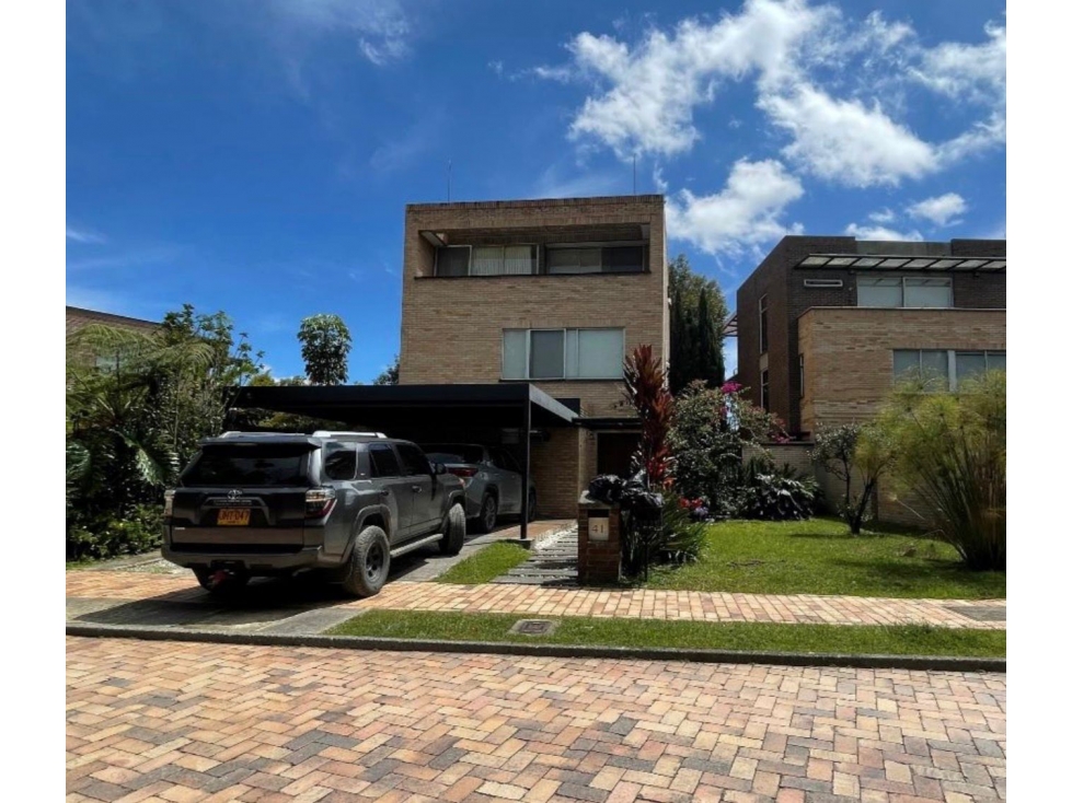 Exclusiva Casa Campestre en Condominio, Rionegro - 1
