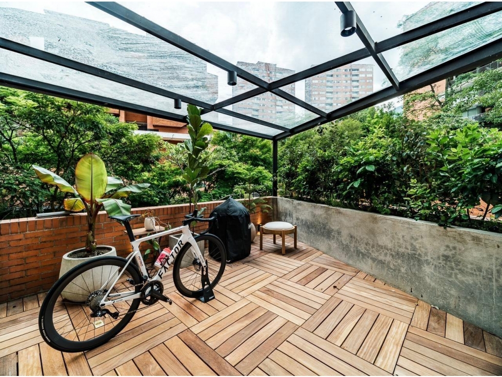 Apartamento de diseño con terraza privada rodeado de naturaleza — foto 6