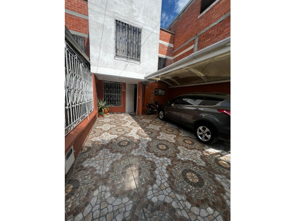 VENTA CASA TRES PISOS | ALTAMIRA PALMIRA
