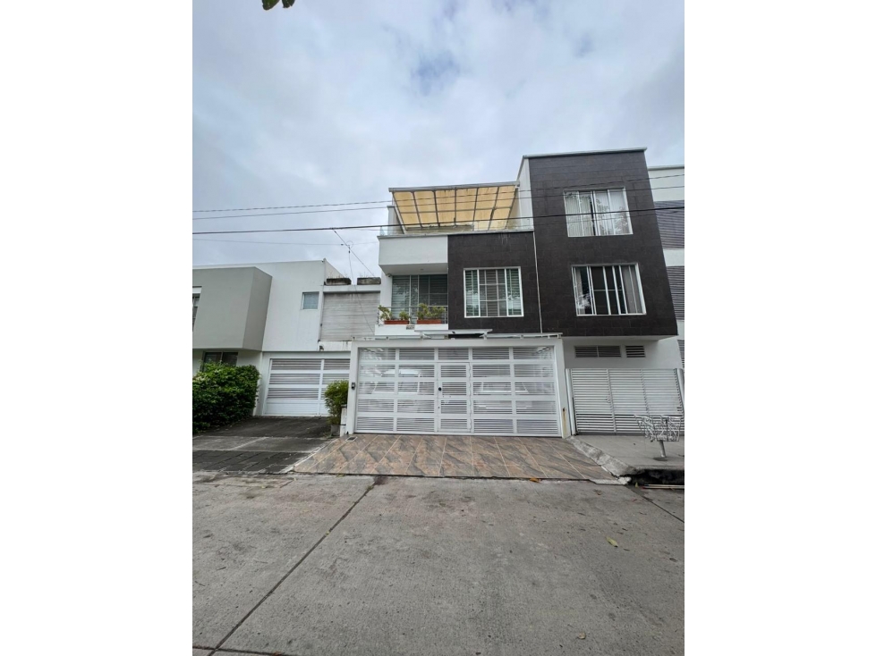 VENTA CASA TRES PISOS | LAS MERCEDES PALMIRA