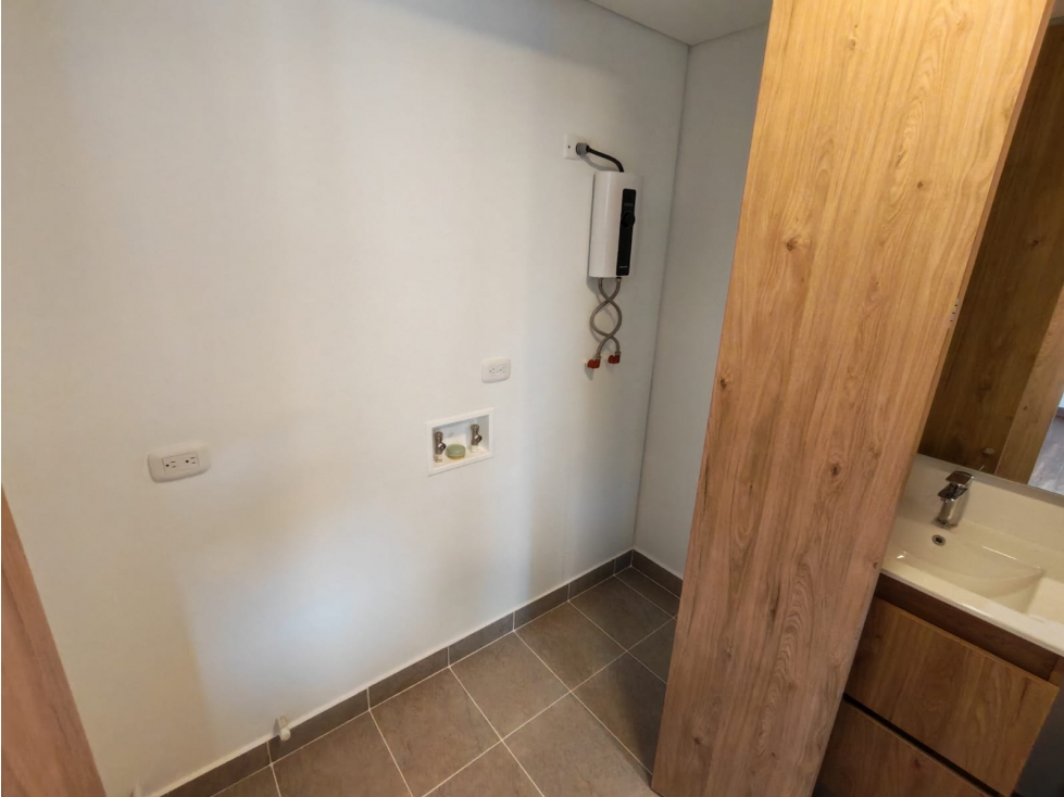 SE VENDE APARTAESTUDIO NUEVO EN LA CANDELARIA BOGOTA — foto 6