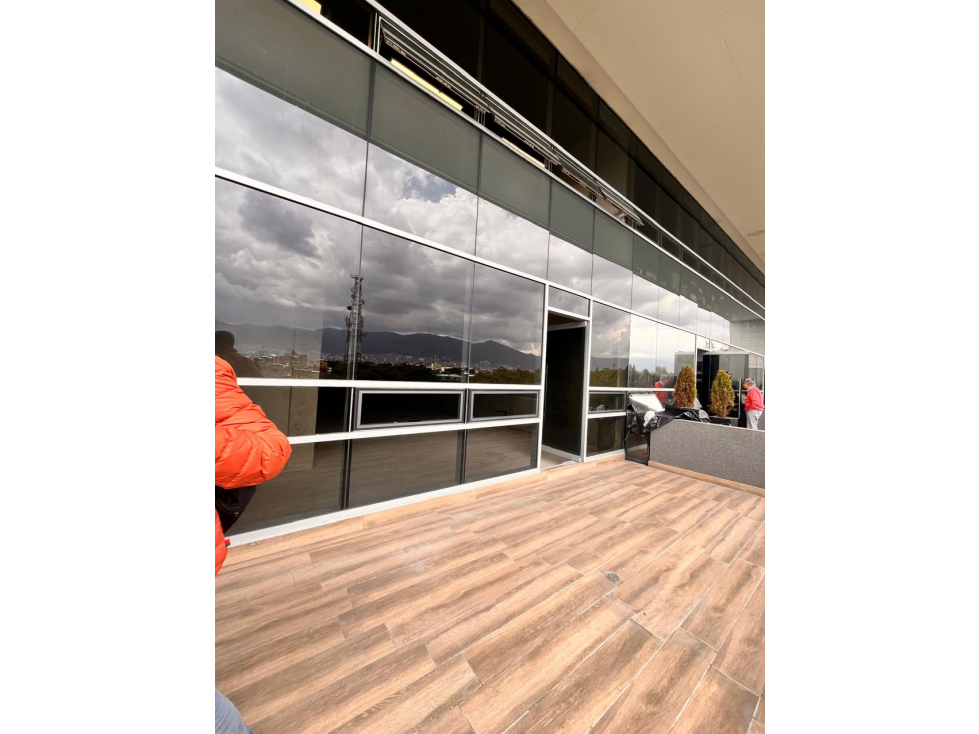 SE VENDE OFICINA EN METROPOLIS BOGOTA