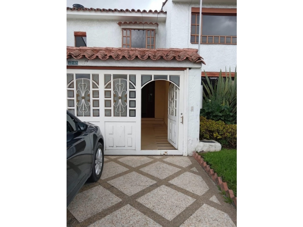 SE VENDE CASA EN MODELIA, BOGOTA