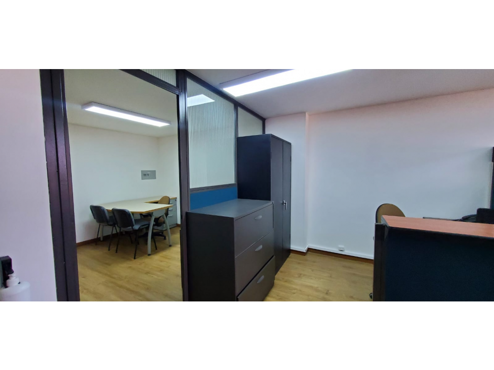 SE VENDE OFICINA EN EL LAGO BOGOTA — foto 2
