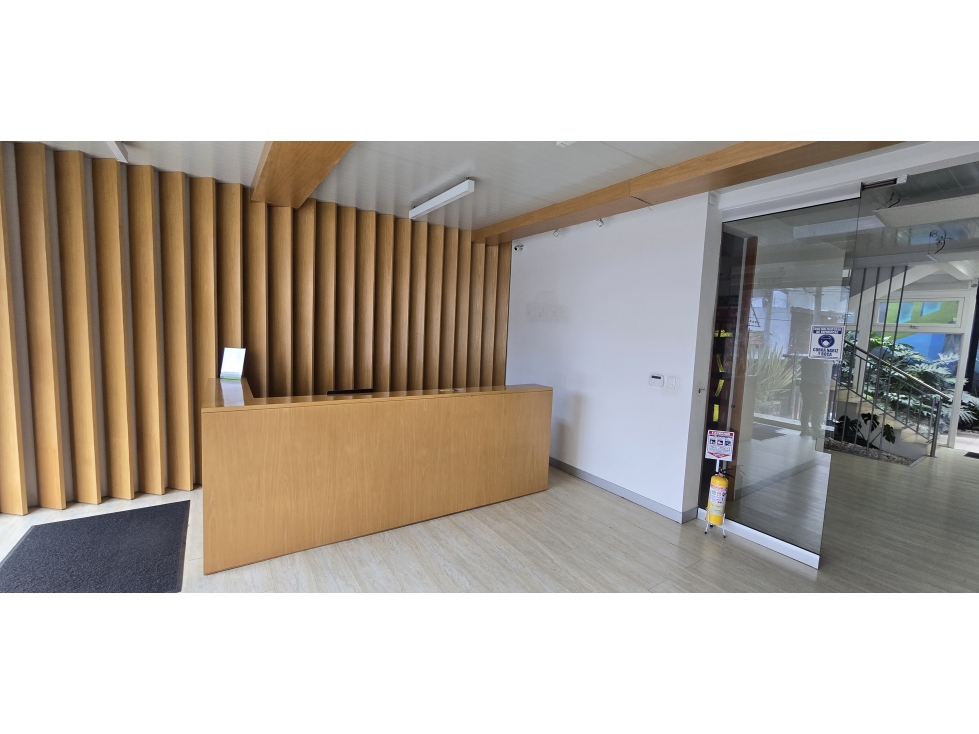 SE VENDE EDIFICIO DE OFICINAS EN CHAPINERO / BOGOTA — foto 2