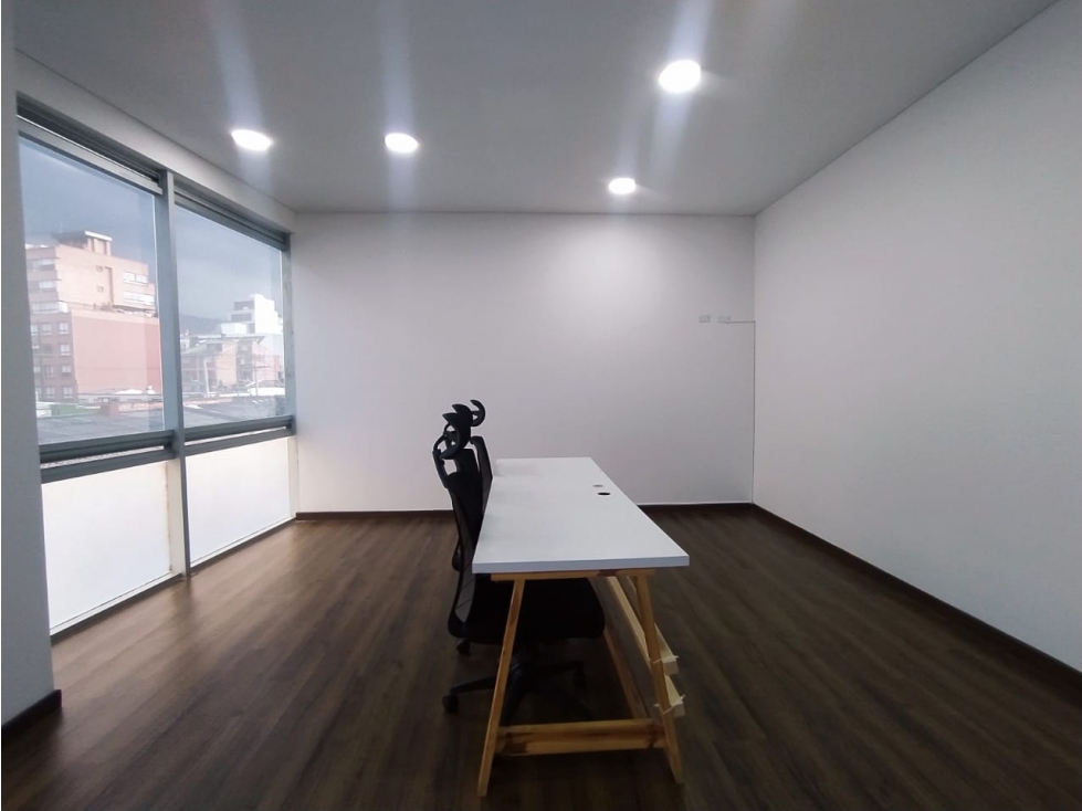 SE VENDE OFICINA EN SANTA BARBARA BOGOTA — foto 5