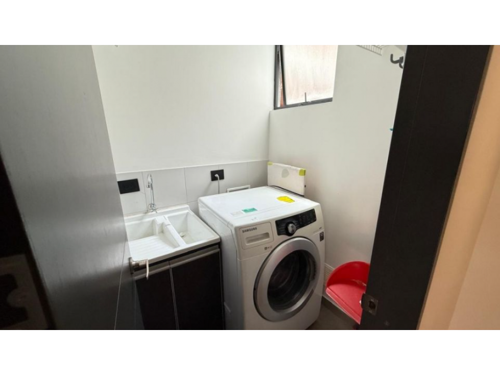 SE VENDE APARTAMENTO EN SANTA BARBARA BOGOTA — foto 4