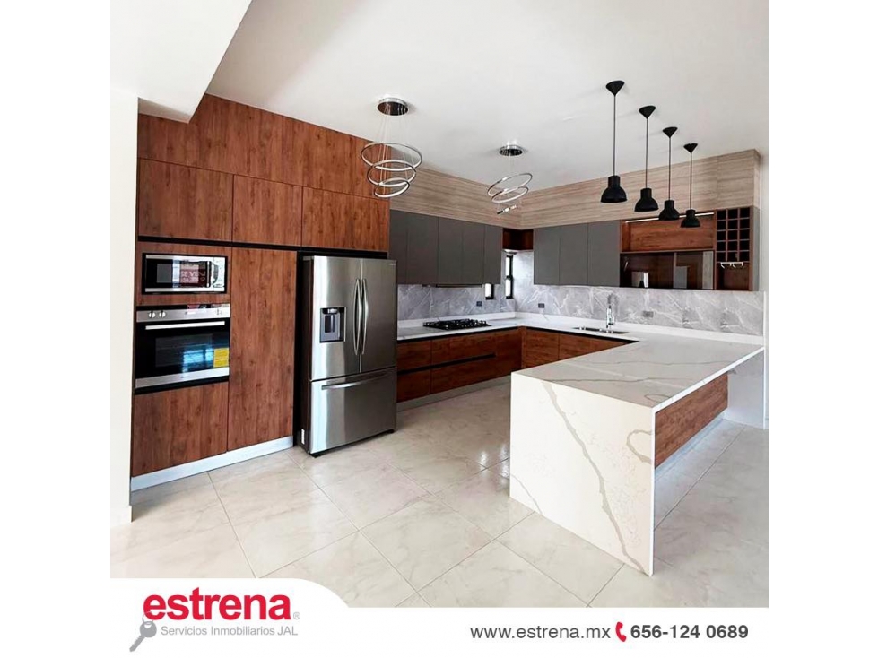 RESIDENCIA EN VENTA CON ALBERCA EN FRACCIONAMIENTO LA ZARZUELA — foto 2