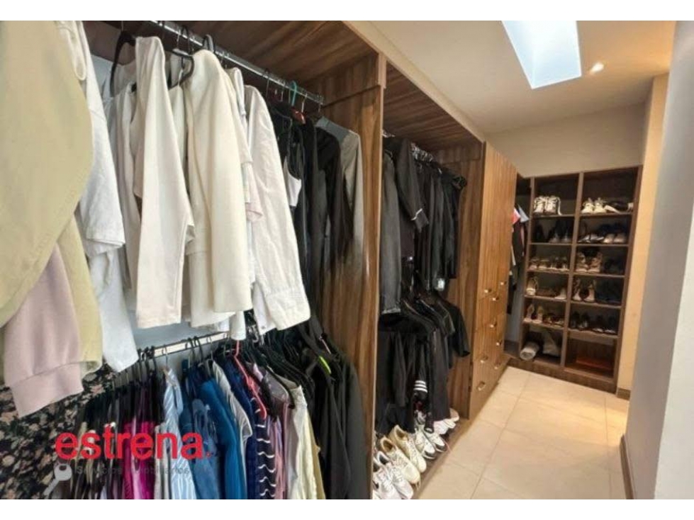 RESIDENCIA EN VENTA CERCA DE AV MANUEL GOMEZ MORIN — foto 4