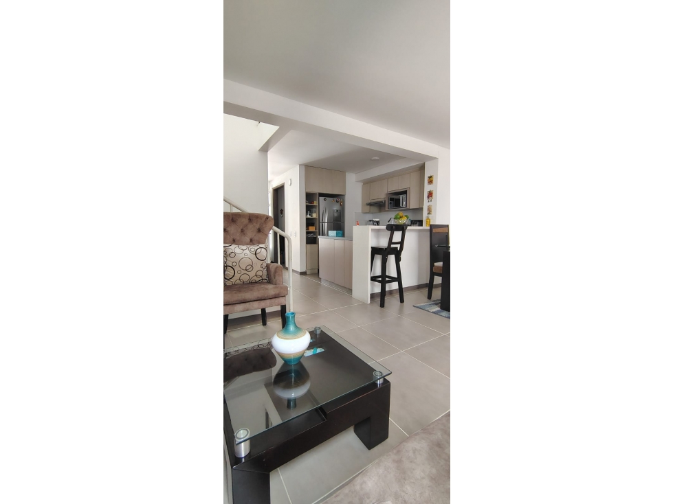 CASA EN VENTA DE 2 NIVELES EN VENTINO PARQUE NATURA JAMUNDÍ — foto 5