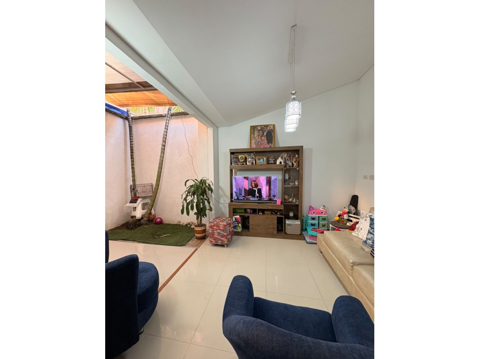 CASA EN VENTA EN CONDOMINIO VALLE DEL LILI DE 2 PISOS SUR DE CALI — foto 2