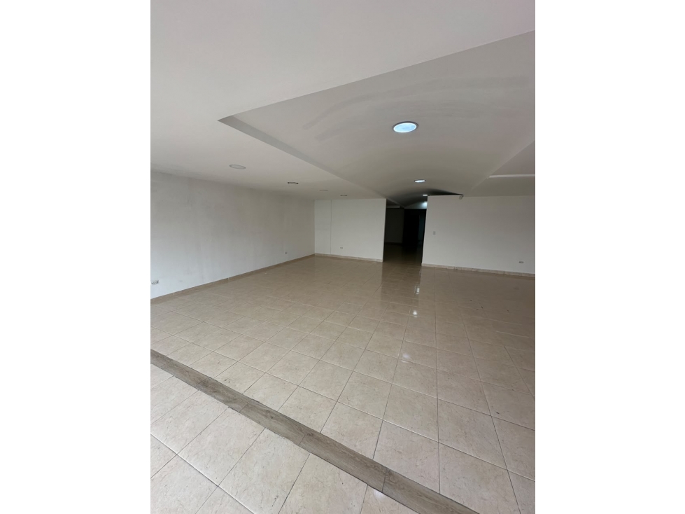 ALQUILER DE LOCAL COMERCIAL EN SAN VICENTE PISO 3 EN EL NORTE DE CALI — foto 4