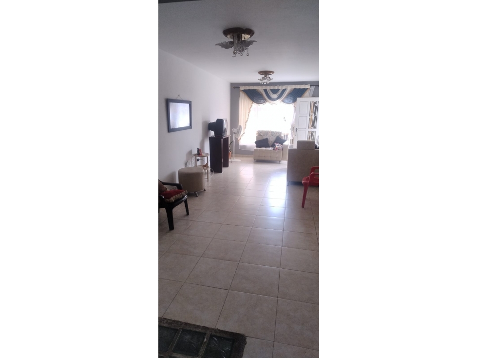 CASA EN VENTA DE 2 NIVELES Y TERRAZA EN EL JARDIN ORIENTE DE CALI — foto 5