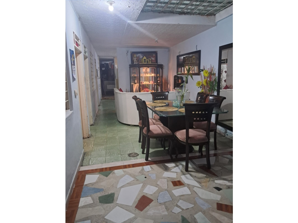 CASA EN VENTA DE 2 NIVELES Y TERRAZA EN EL JARDIN ORIENTE DE CALI — foto 3