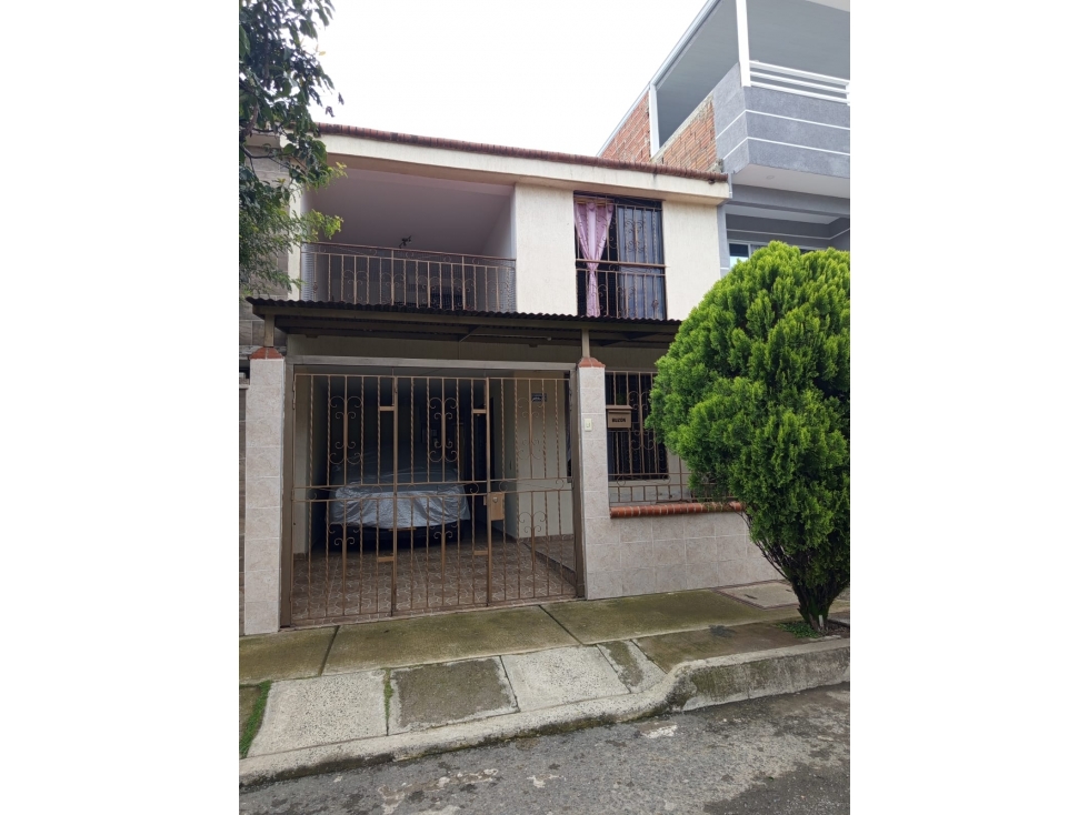 CASA EN VENTA EN EL CANEY DE 2 PISOS SUR DE CALI