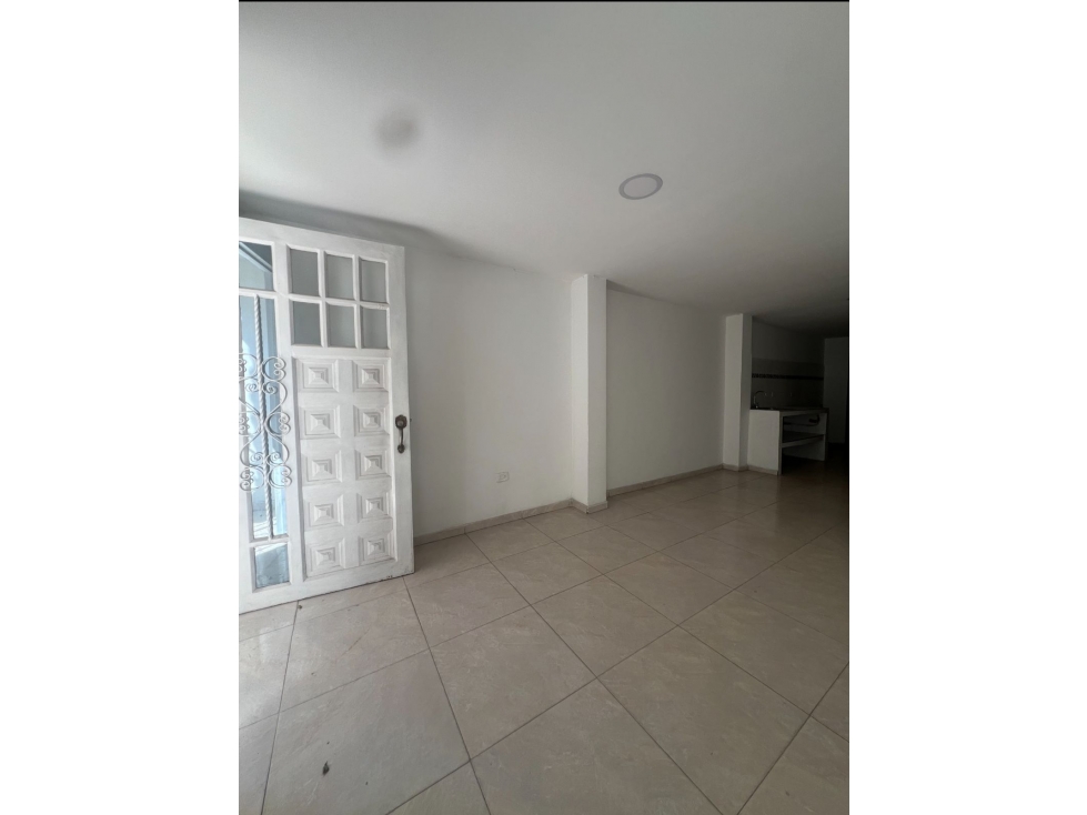 CASA EN VENTA EN CIUDAD CORDOBA DE CUATRO PISOS ORIENTE DE CALI — foto 2