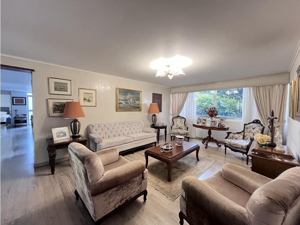 Venta apartamento en La Aguacatala-Medellín.