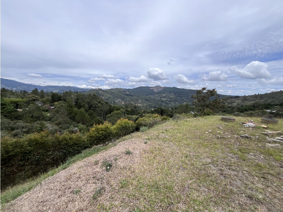 LOTE URBANIZADO EN LA VÍA DON DIEGO LLANOGRANDE