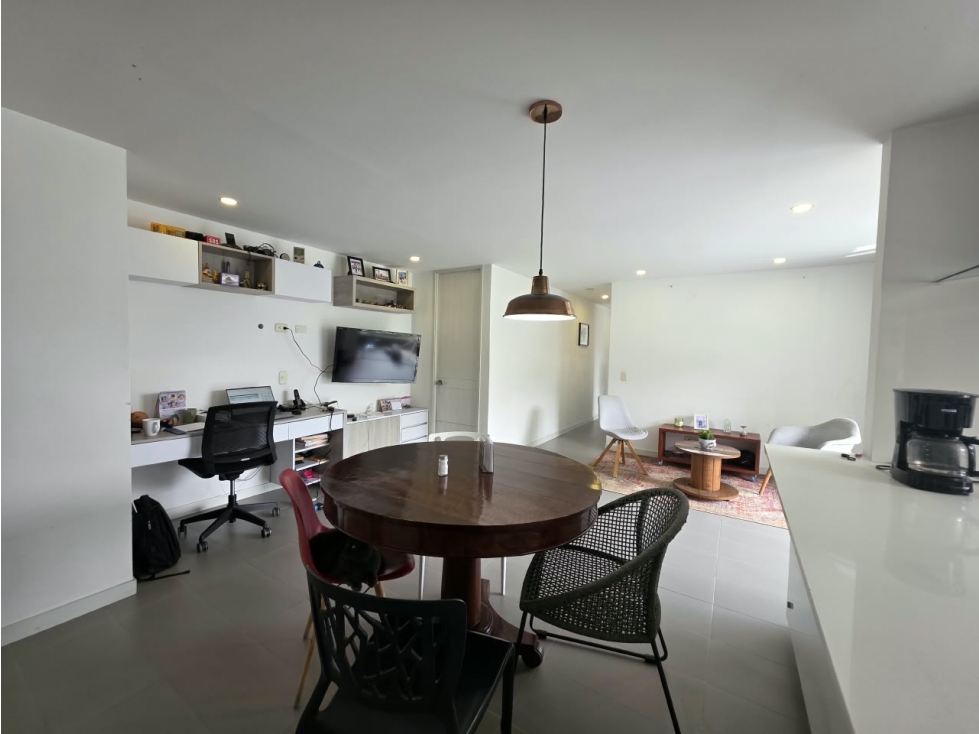 APARTAMENTO EN CASTROPOL MEDELLÍN